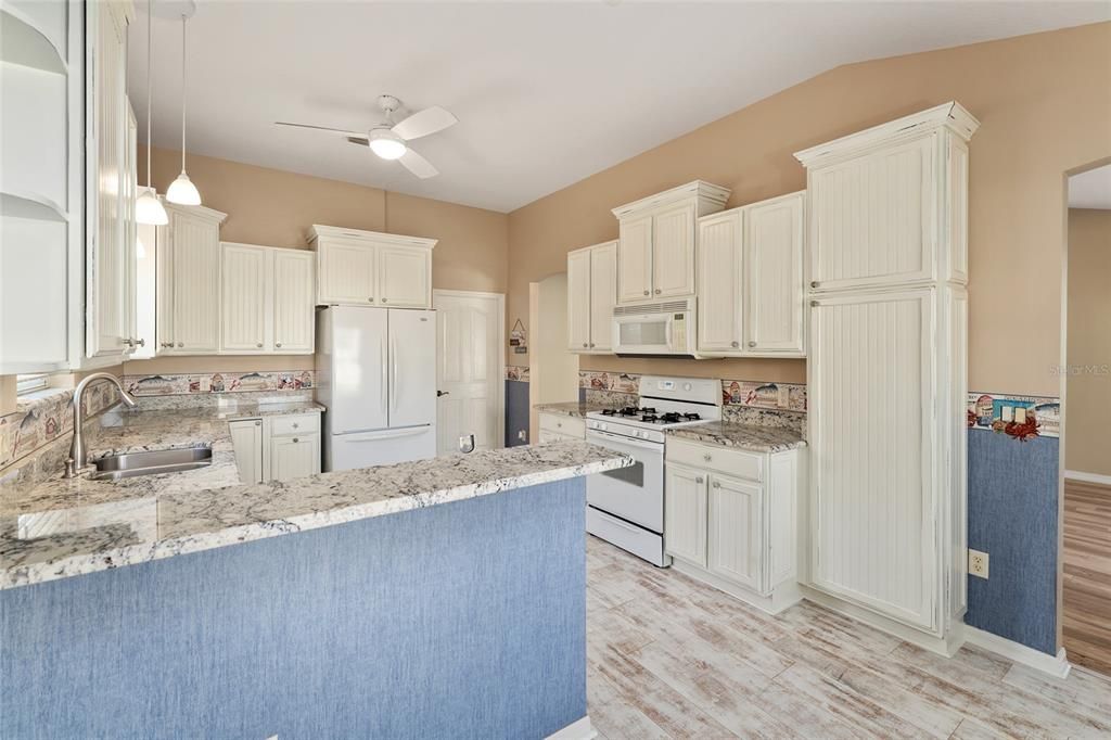 For Sale: $349,900 (3 beds, 2 baths, 1520 Square Feet)