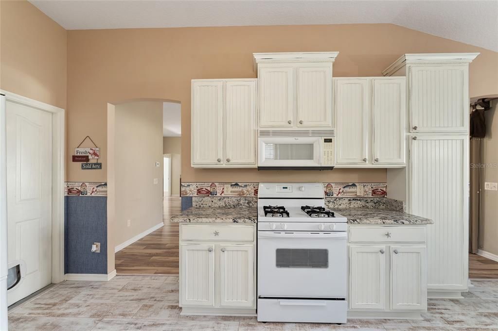 For Sale: $349,900 (3 beds, 2 baths, 1520 Square Feet)