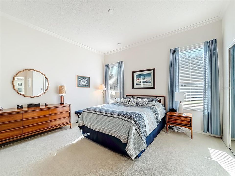 For Sale: $334,900 (2 beds, 2 baths, 1723 Square Feet)