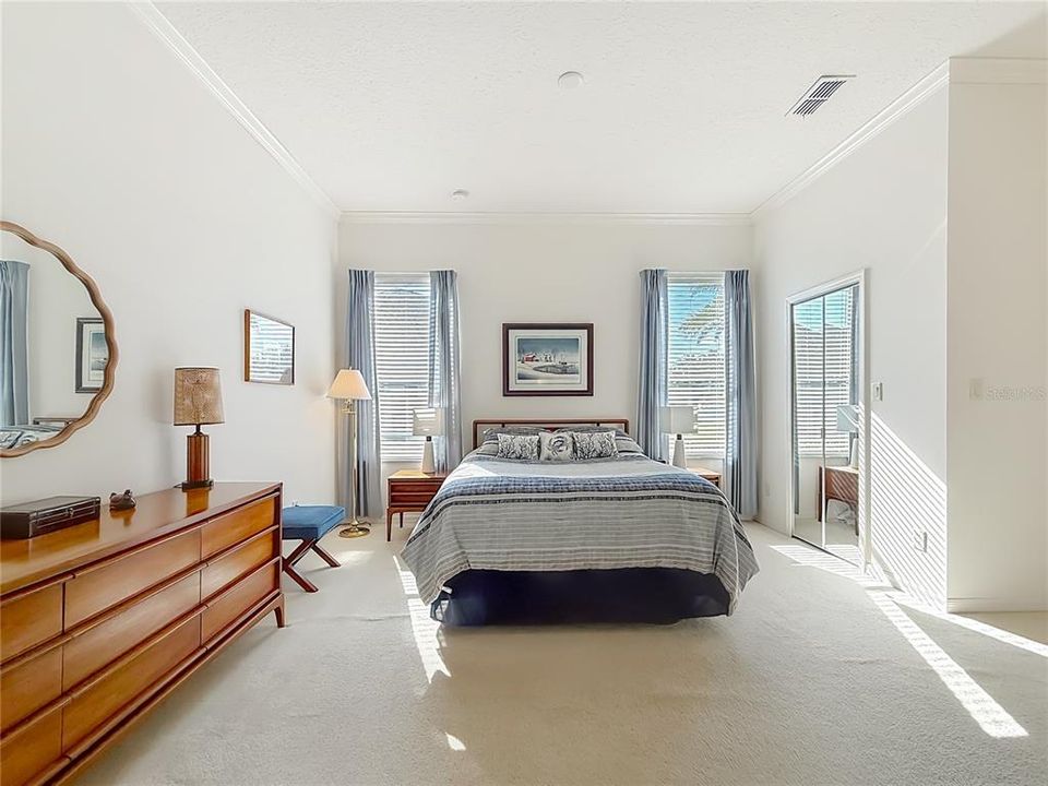 For Sale: $334,900 (2 beds, 2 baths, 1723 Square Feet)