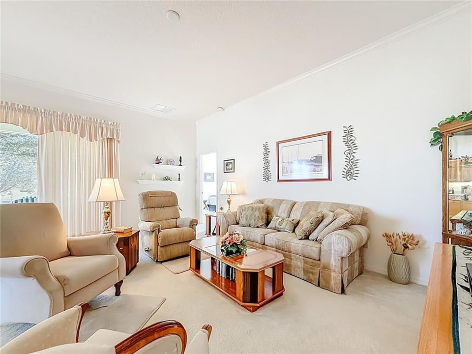 For Sale: $334,900 (2 beds, 2 baths, 1723 Square Feet)