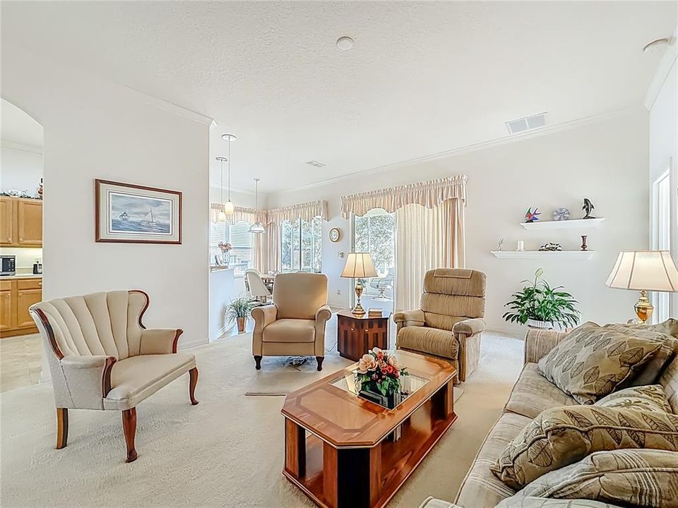 For Sale: $334,900 (2 beds, 2 baths, 1723 Square Feet)