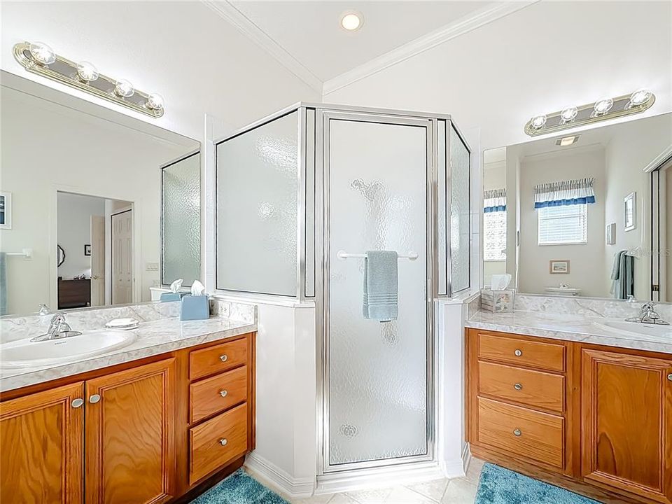 For Sale: $334,900 (2 beds, 2 baths, 1723 Square Feet)