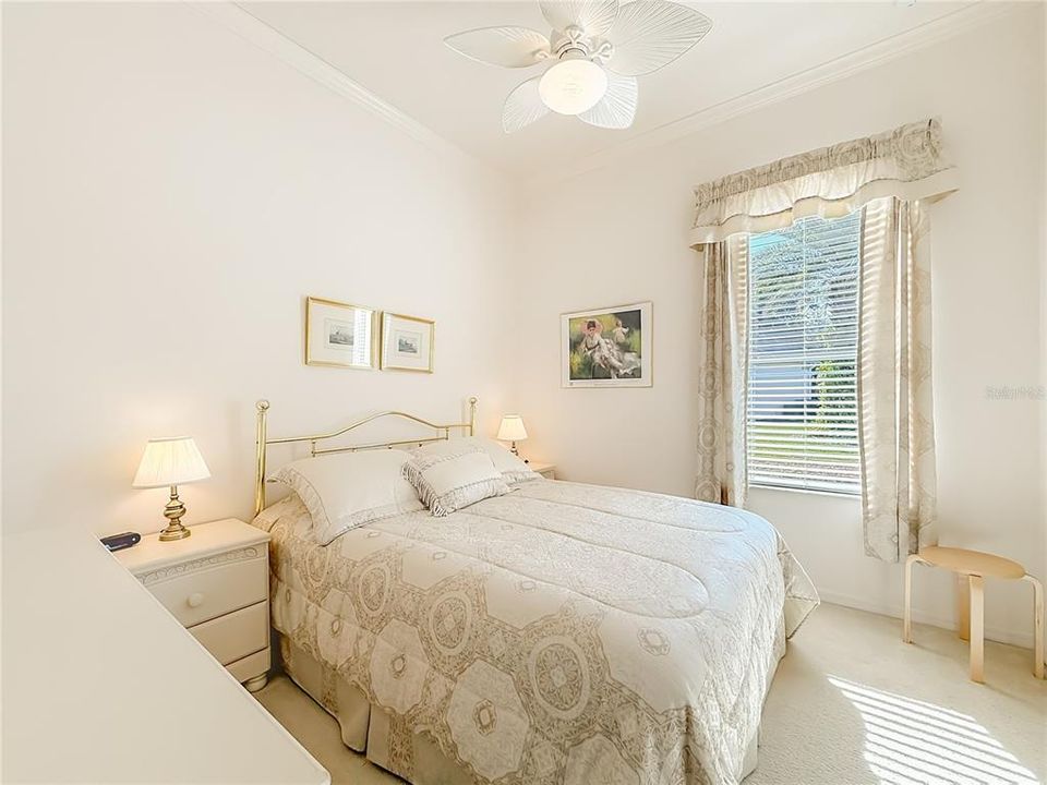 For Sale: $334,900 (2 beds, 2 baths, 1723 Square Feet)