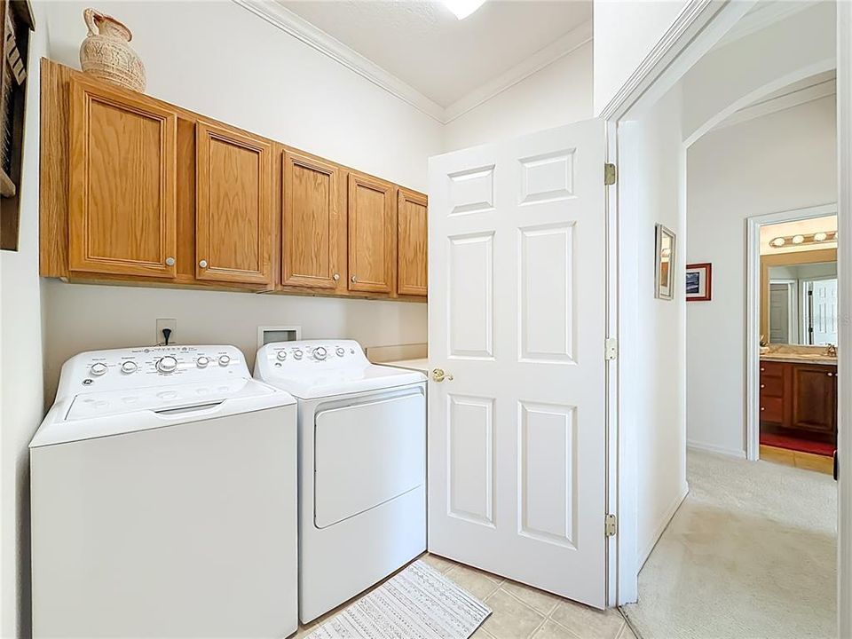 For Sale: $334,900 (2 beds, 2 baths, 1723 Square Feet)
