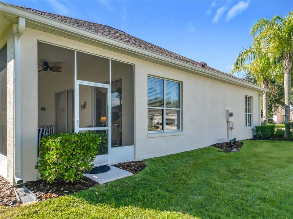 For Sale: $334,900 (2 beds, 2 baths, 1723 Square Feet)