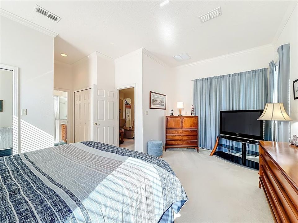 For Sale: $334,900 (2 beds, 2 baths, 1723 Square Feet)