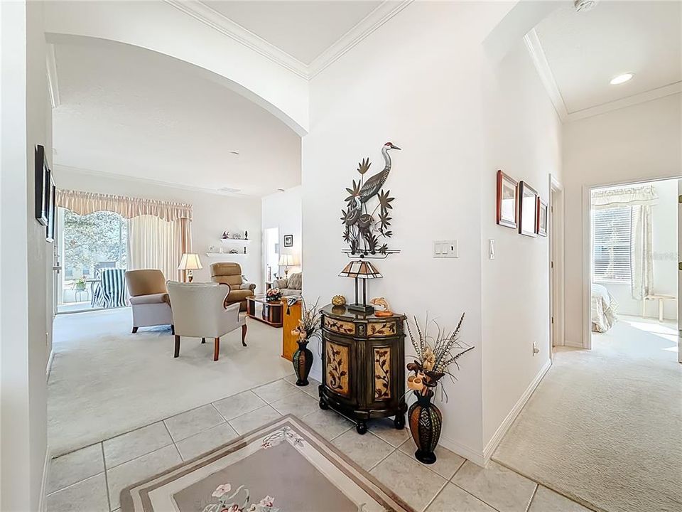 For Sale: $334,900 (2 beds, 2 baths, 1723 Square Feet)