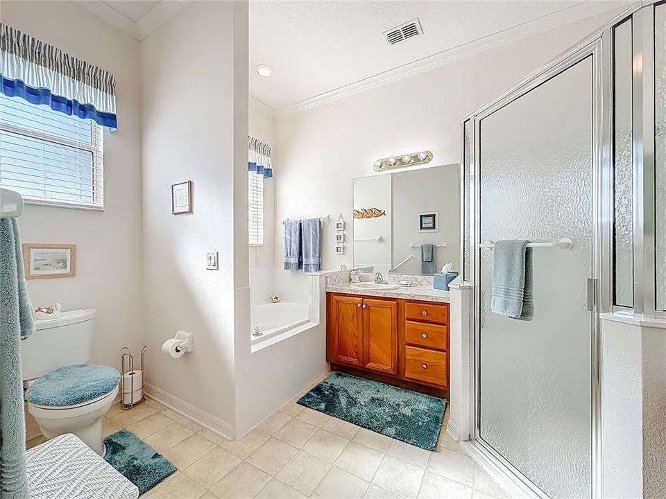 For Sale: $334,900 (2 beds, 2 baths, 1723 Square Feet)