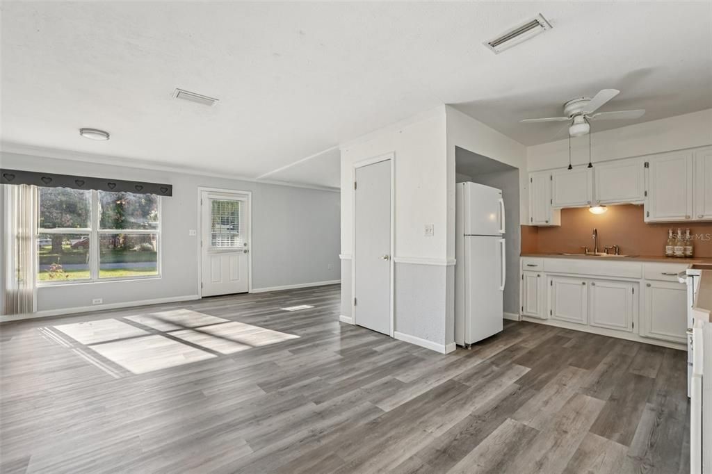 En Venta: $265,000 (3 camas, 2 baños, 1266 Pies cuadrados)