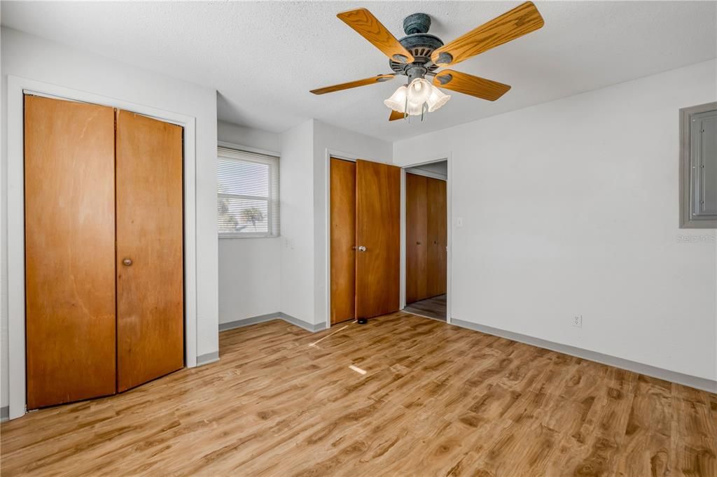 For Sale: $474,900 (2 beds, 2 baths, 1476 Square Feet)