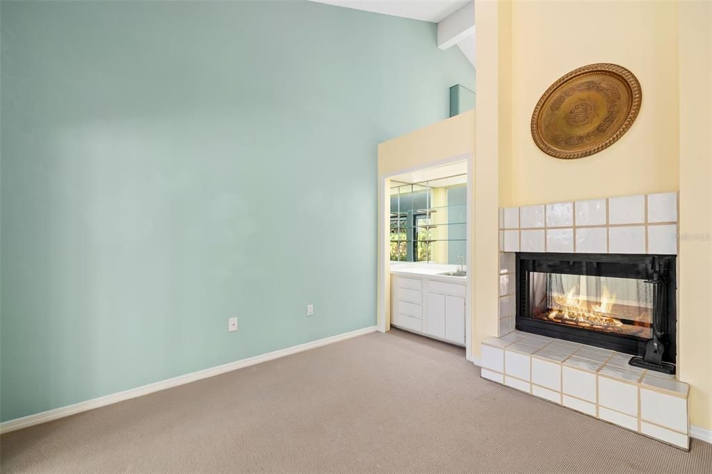 Activo con contrato: $370,000 (3 camas, 2 baños, 2255 Pies cuadrados)