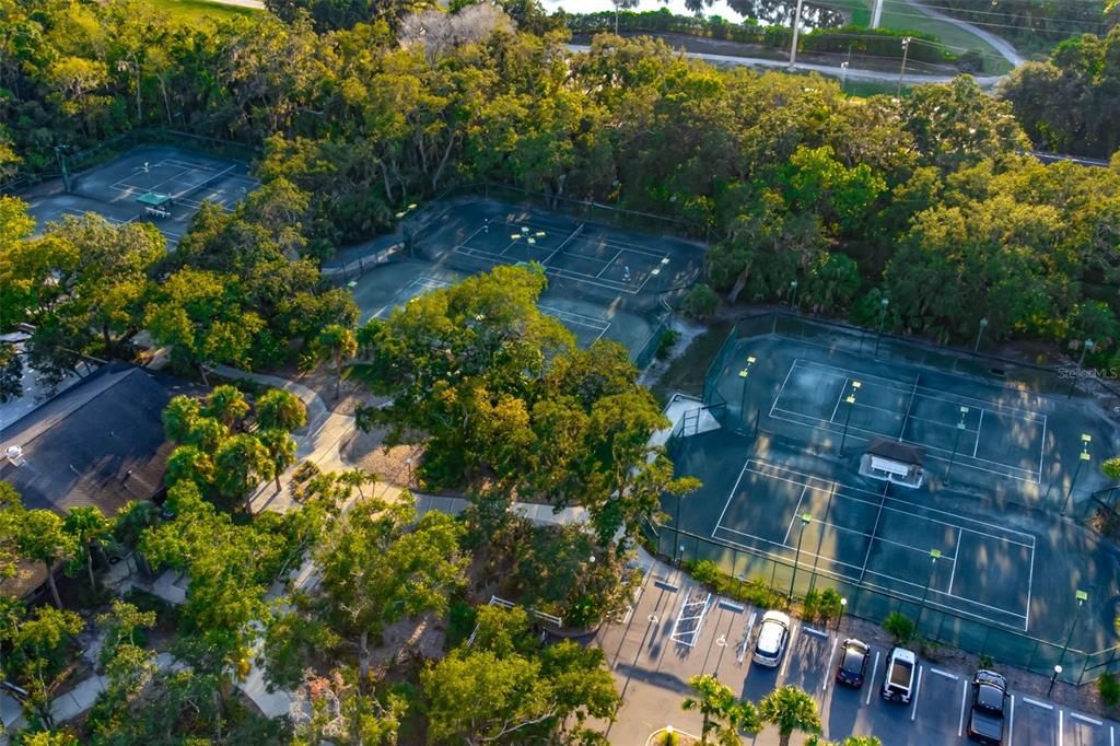 Activo con contrato: $370,000 (3 camas, 2 baños, 2255 Pies cuadrados)