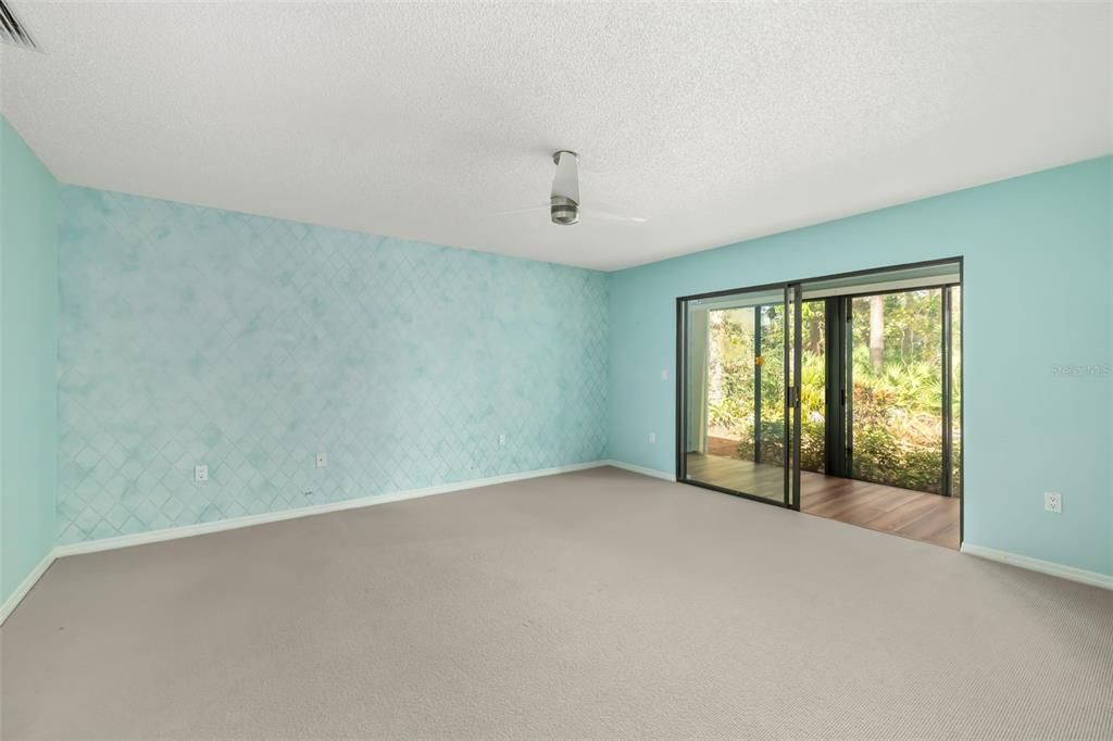 Activo con contrato: $370,000 (3 camas, 2 baños, 2255 Pies cuadrados)