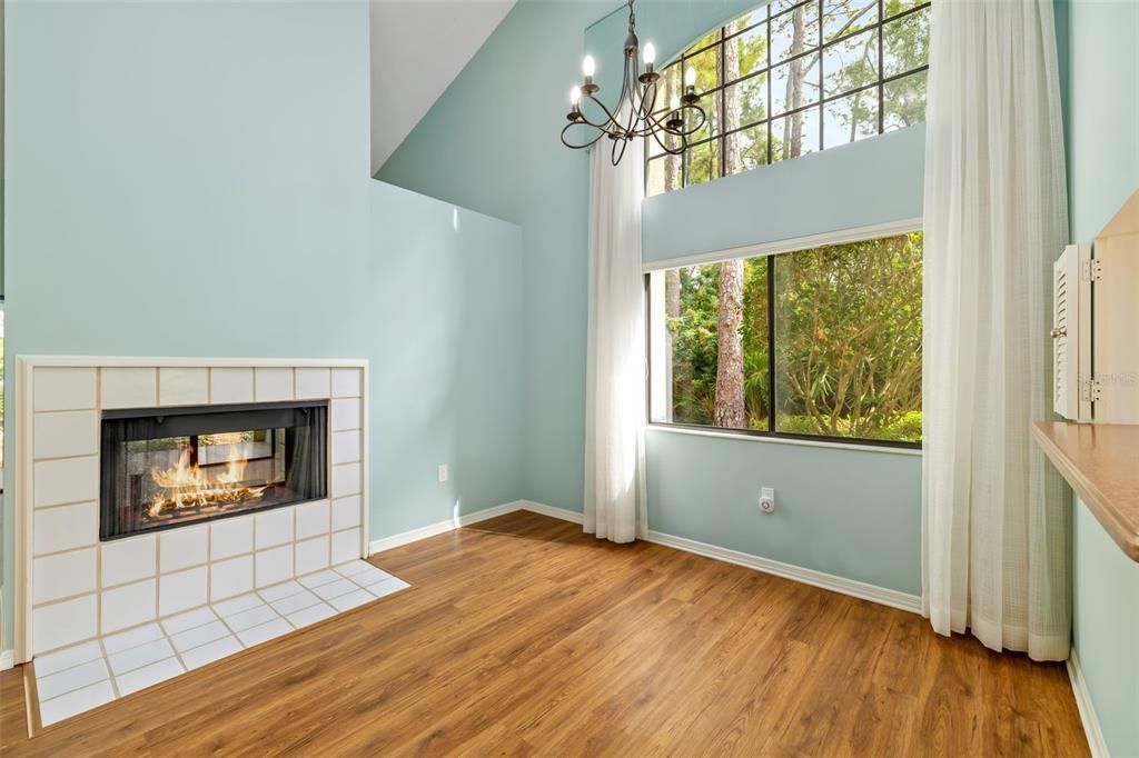 Activo con contrato: $370,000 (3 camas, 2 baños, 2255 Pies cuadrados)