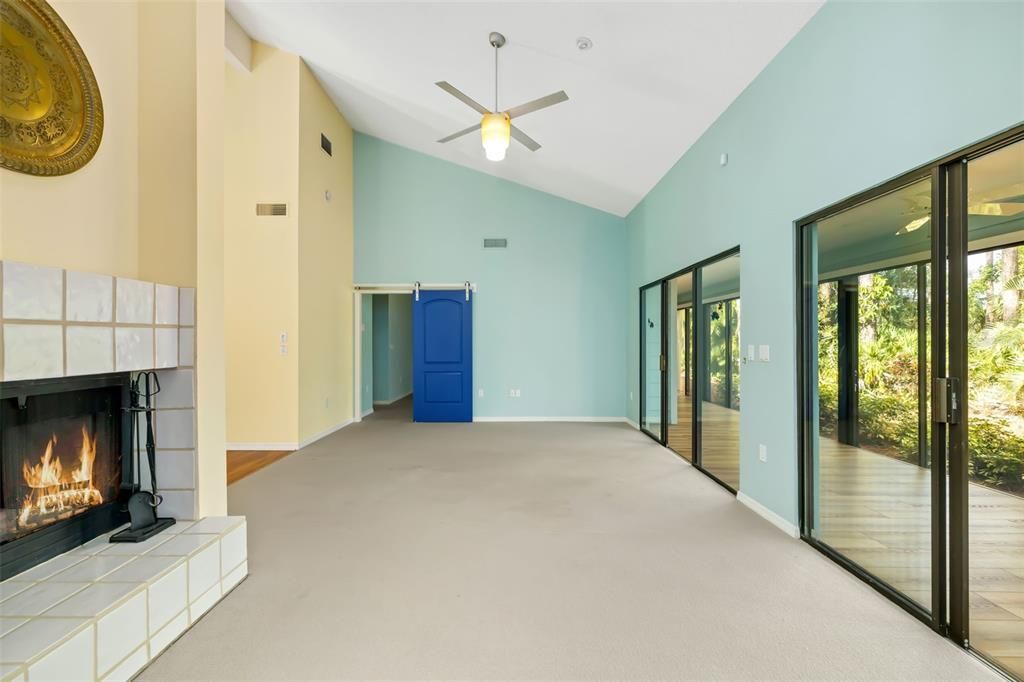 Activo con contrato: $370,000 (3 camas, 2 baños, 2255 Pies cuadrados)