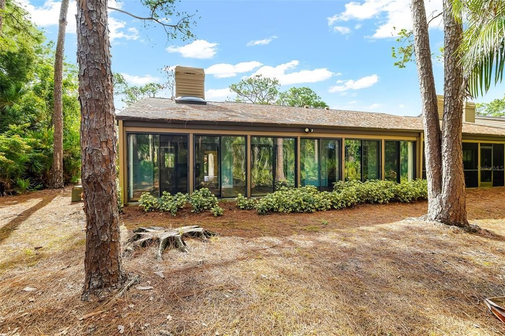 Activo con contrato: $370,000 (3 camas, 2 baños, 2255 Pies cuadrados)