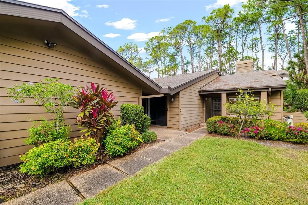 Activo con contrato: $370,000 (3 camas, 2 baños, 2255 Pies cuadrados)