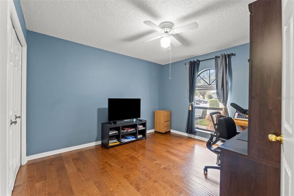 For Sale: $245,000 (2 beds, 2 baths, 1218 Square Feet)