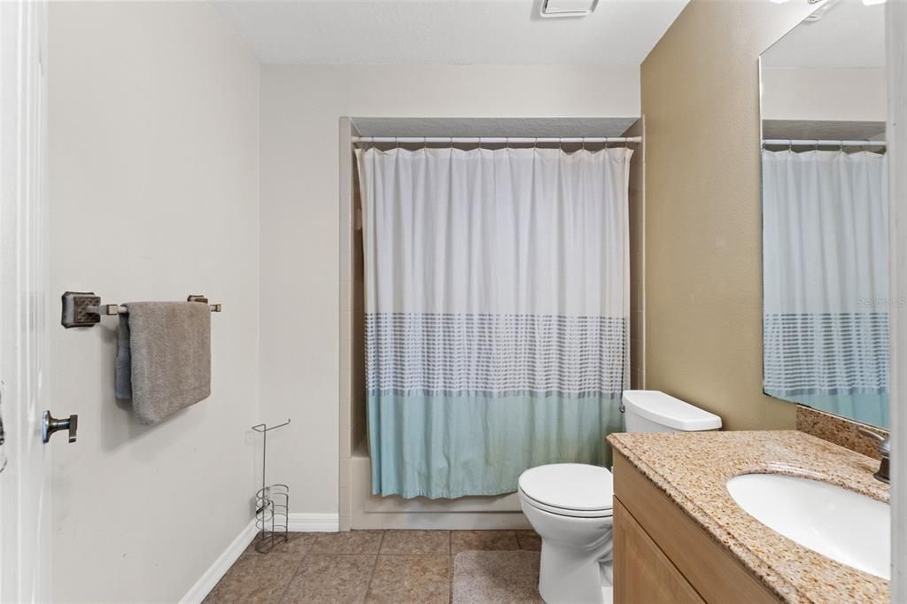For Sale: $245,000 (2 beds, 2 baths, 1218 Square Feet)