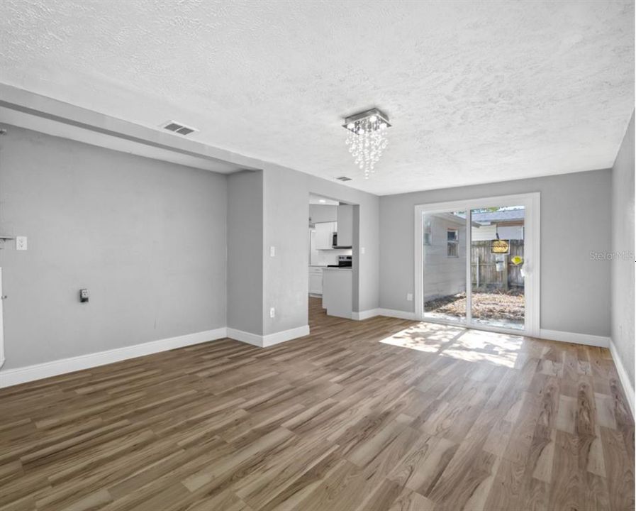 For Sale: $269,900 (3 beds, 2 baths, 1300 Square Feet)