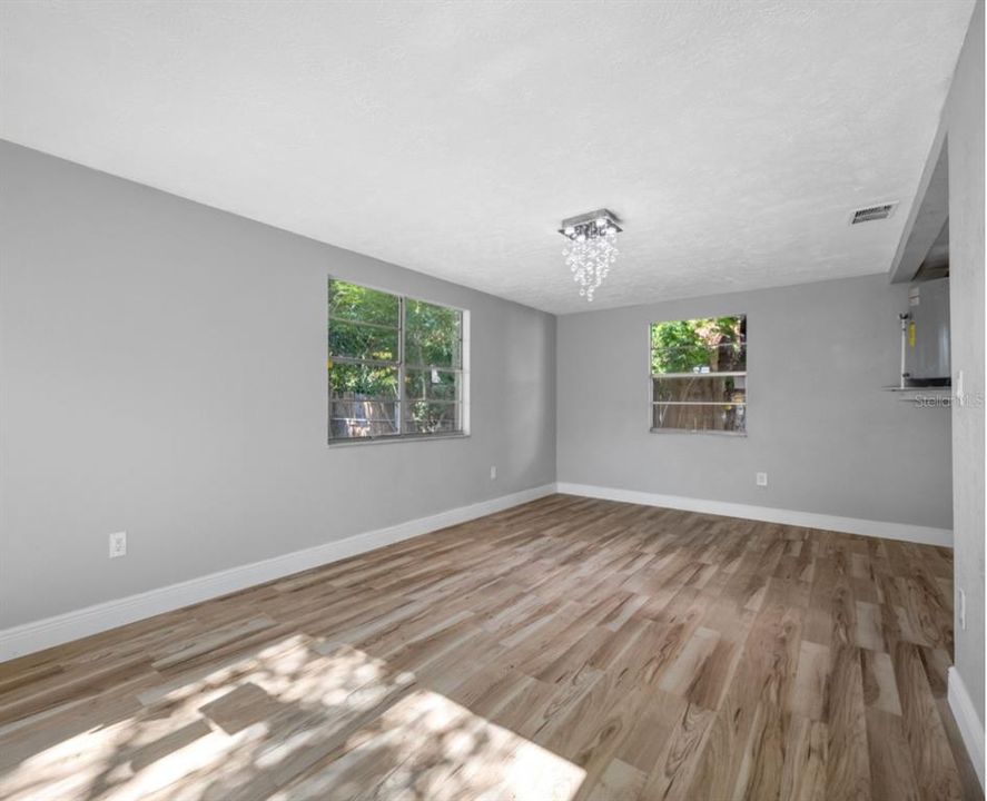 For Sale: $269,900 (3 beds, 2 baths, 1300 Square Feet)