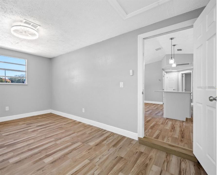 For Sale: $269,900 (3 beds, 2 baths, 1300 Square Feet)