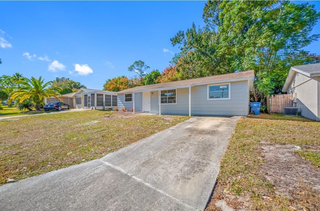 For Sale: $269,900 (3 beds, 2 baths, 1300 Square Feet)