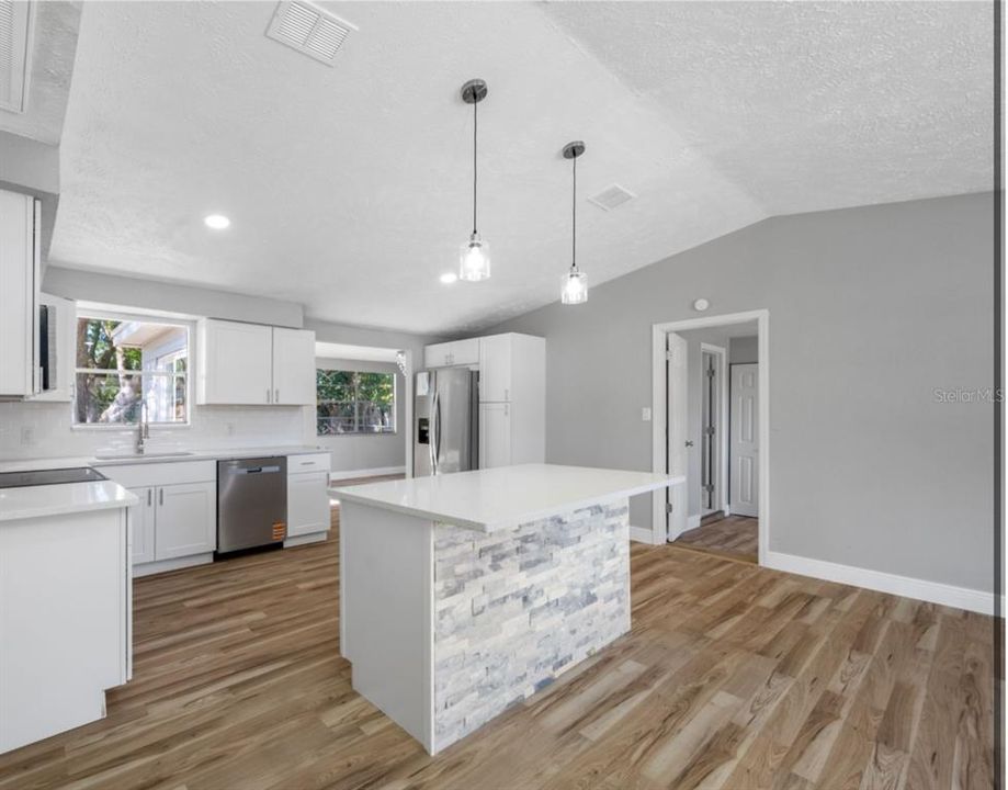 For Sale: $269,900 (3 beds, 2 baths, 1300 Square Feet)