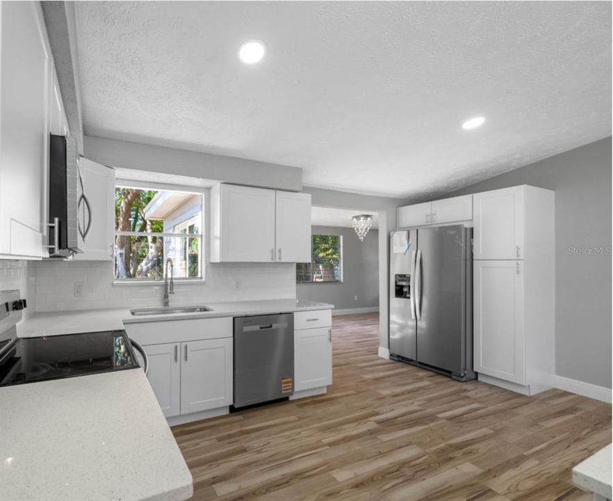 For Sale: $269,900 (3 beds, 2 baths, 1300 Square Feet)