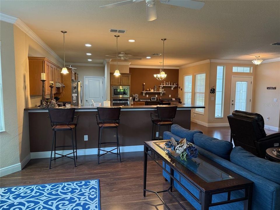 待售: $349,000 (2 贝兹, 2 浴室, 1868 平方英尺)