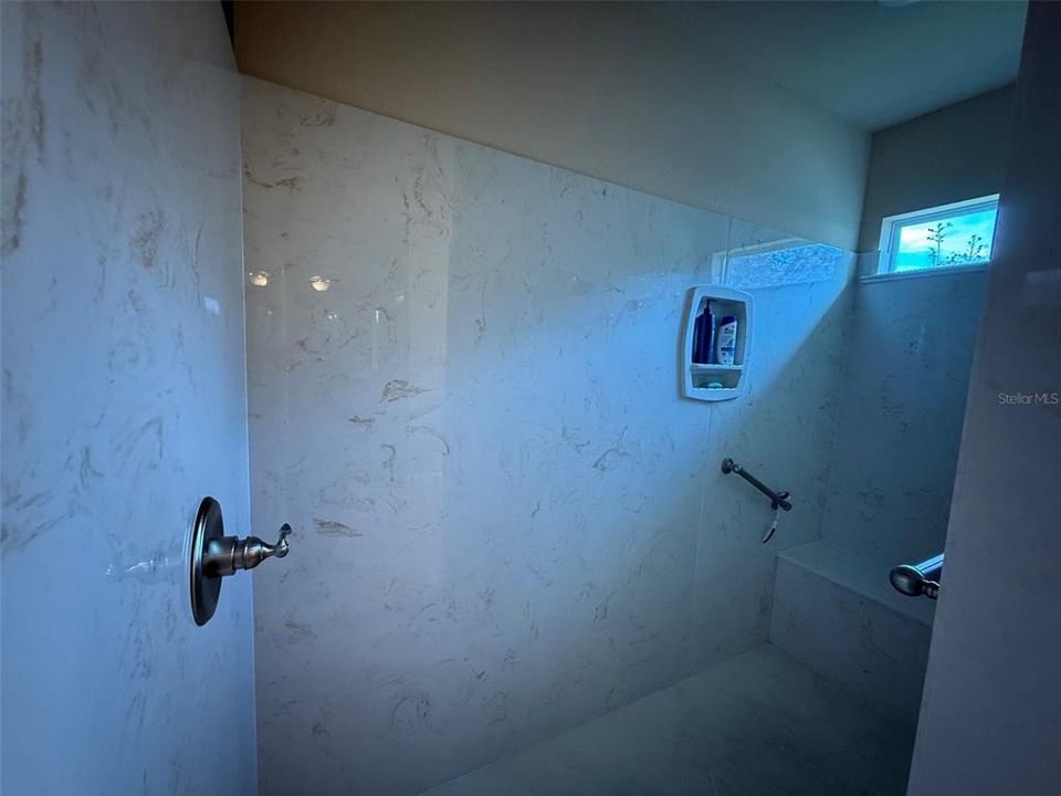 待售: $349,000 (2 贝兹, 2 浴室, 1868 平方英尺)