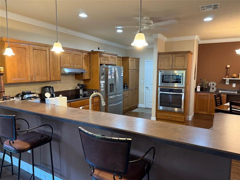 待售: $349,000 (2 贝兹, 2 浴室, 1868 平方英尺)