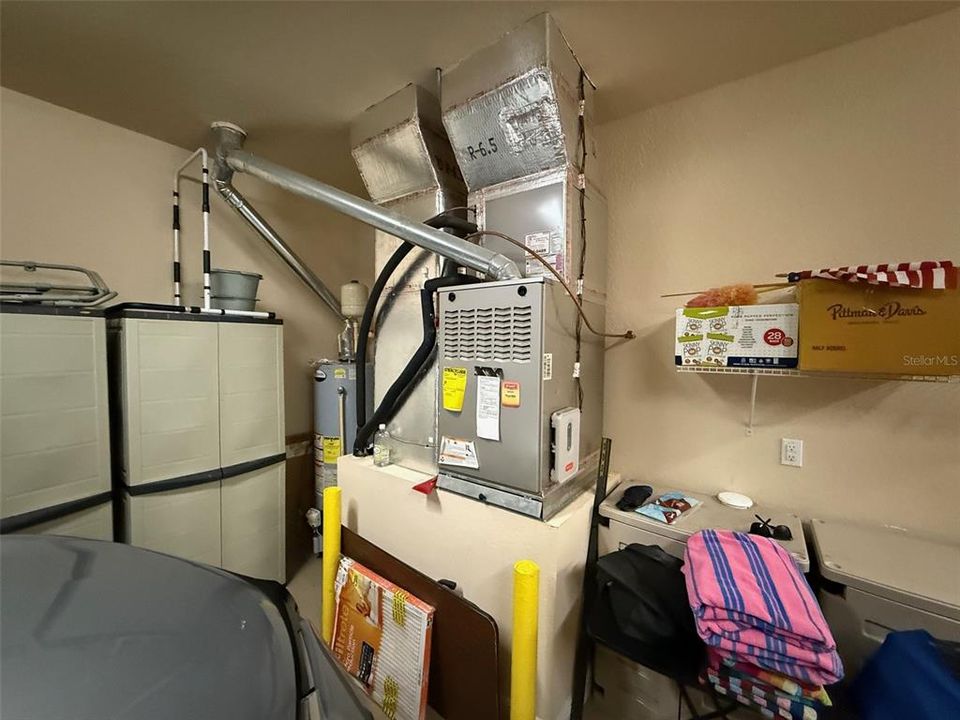 待售: $349,000 (2 贝兹, 2 浴室, 1868 平方英尺)