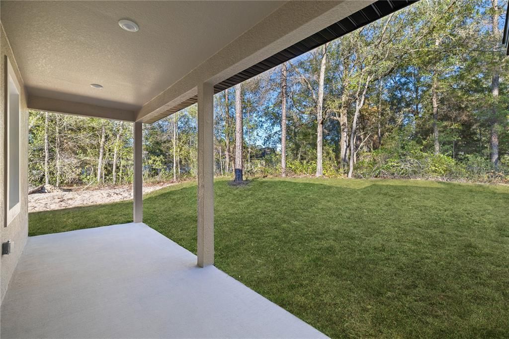 合同活跃: $272,990 (4 贝兹, 2 浴室, 1708 平方英尺)