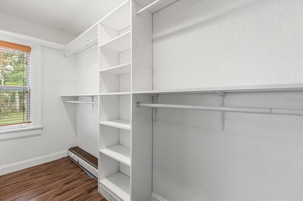 For Sale: $639,000 (4 beds, 3 baths, 1944 Square Feet)