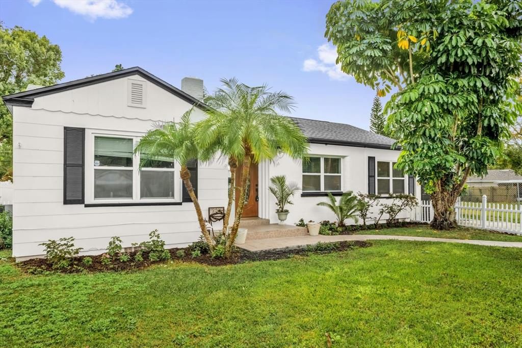 For Sale: $639,000 (4 beds, 3 baths, 1944 Square Feet)
