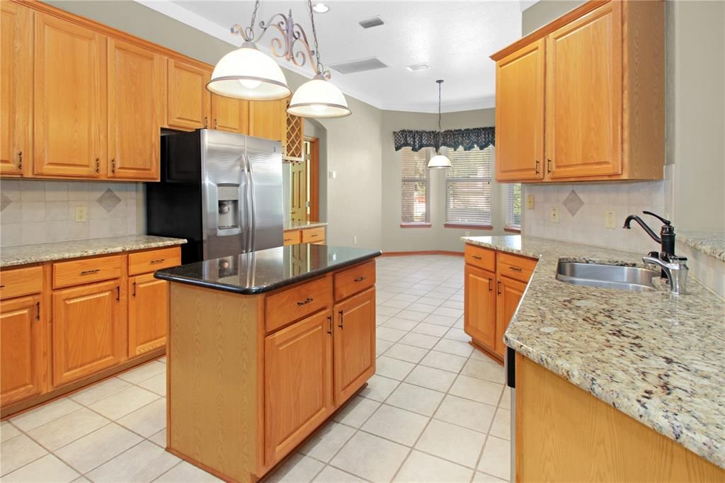 For Sale: $630,000 (4 beds, 3 baths, 2672 Square Feet)