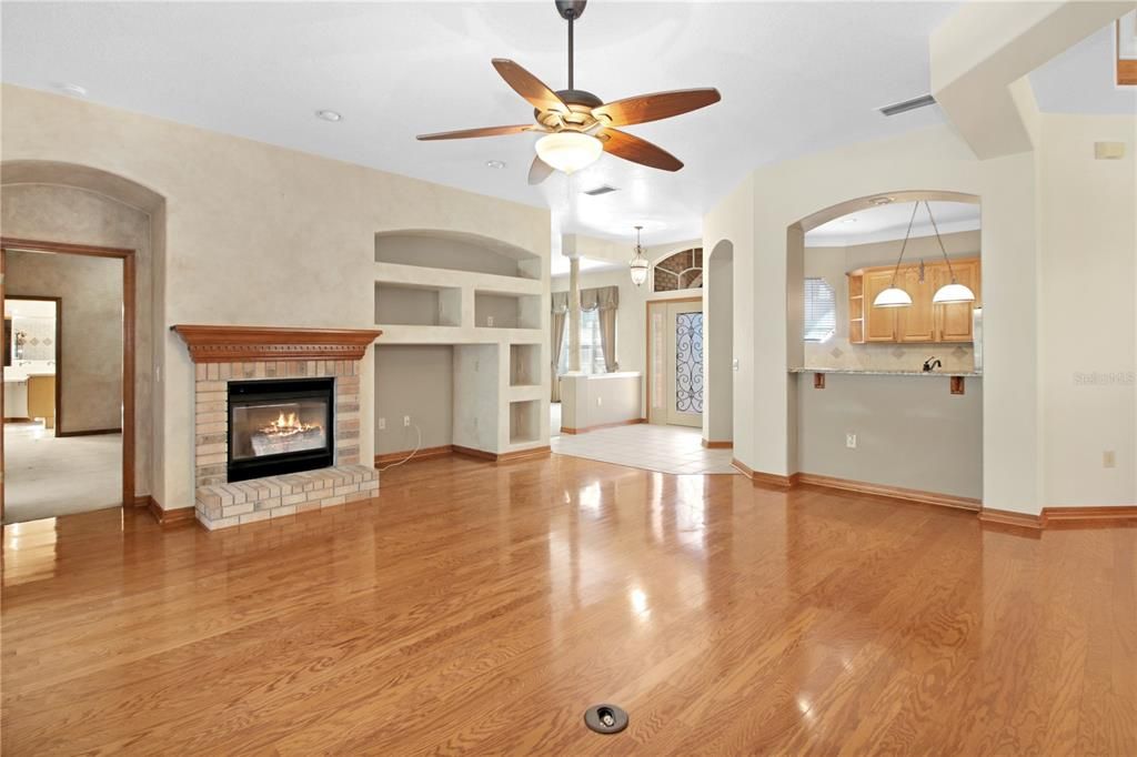 For Sale: $630,000 (4 beds, 3 baths, 2672 Square Feet)