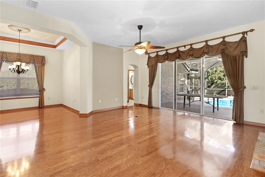 For Sale: $630,000 (4 beds, 3 baths, 2672 Square Feet)