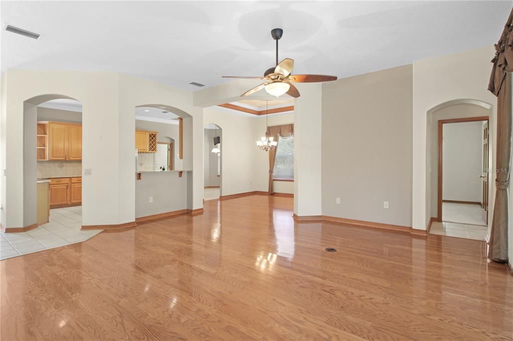 For Sale: $630,000 (4 beds, 3 baths, 2672 Square Feet)