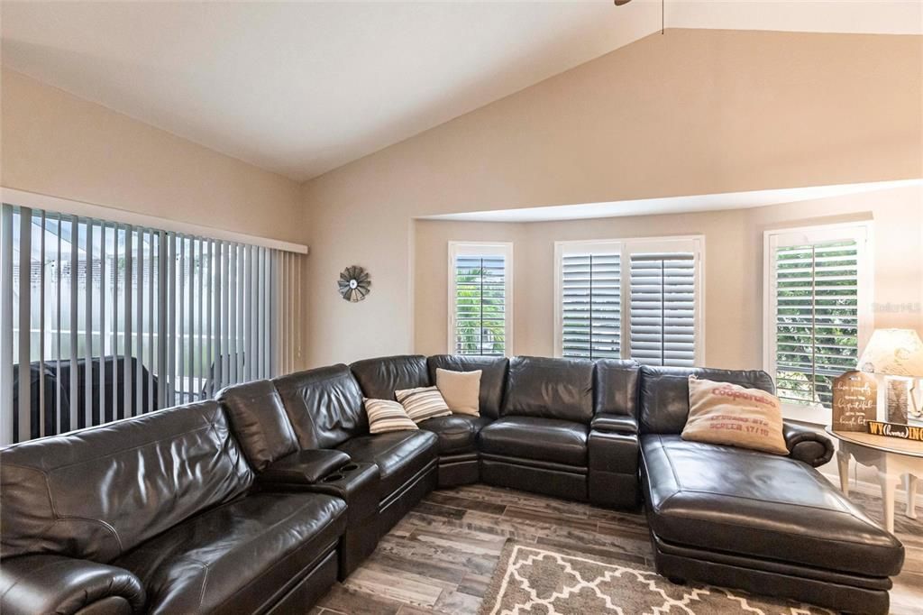 For Rent: $6,000 (3 beds, 2 baths, 2752 Square Feet)