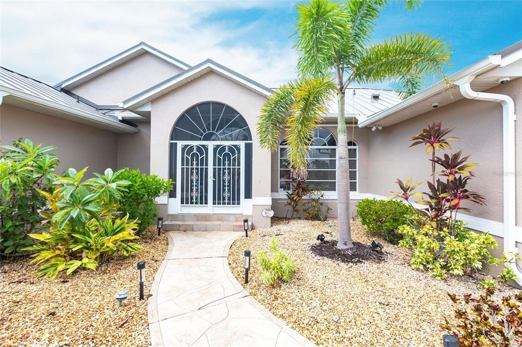 For Rent: $6,000 (3 beds, 2 baths, 2752 Square Feet)