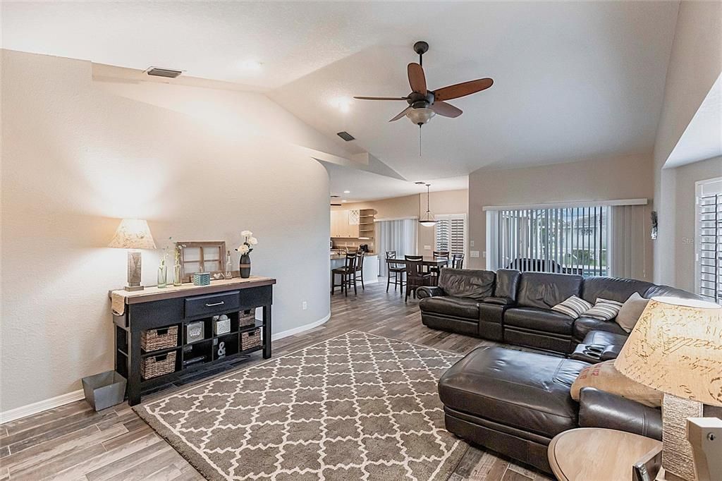 For Rent: $6,000 (3 beds, 2 baths, 2752 Square Feet)