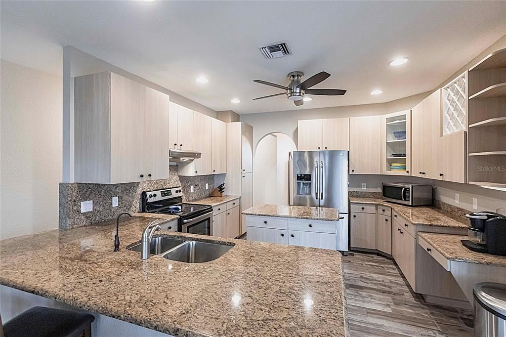 For Rent: $6,000 (3 beds, 2 baths, 2752 Square Feet)