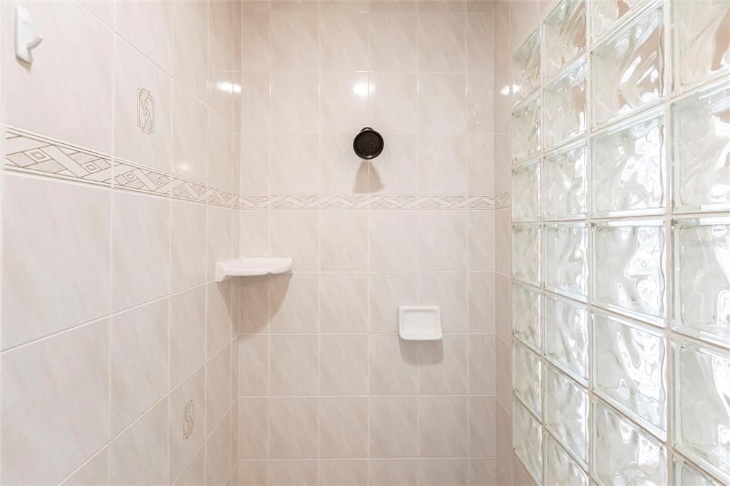 For Rent: $6,000 (3 beds, 2 baths, 2752 Square Feet)