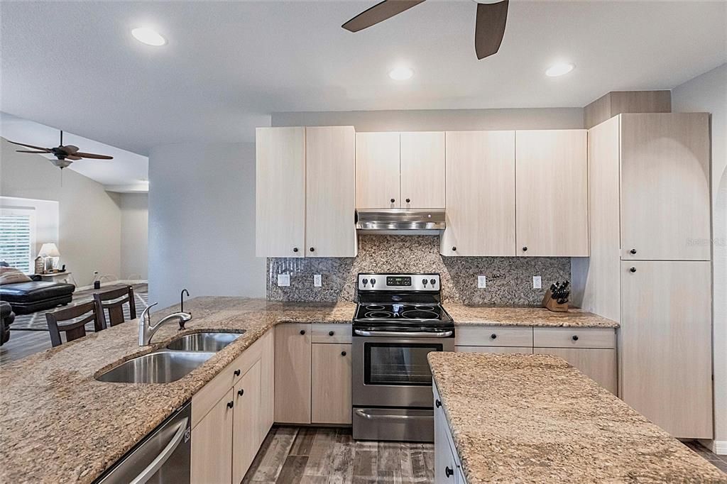 For Rent: $6,000 (3 beds, 2 baths, 2752 Square Feet)