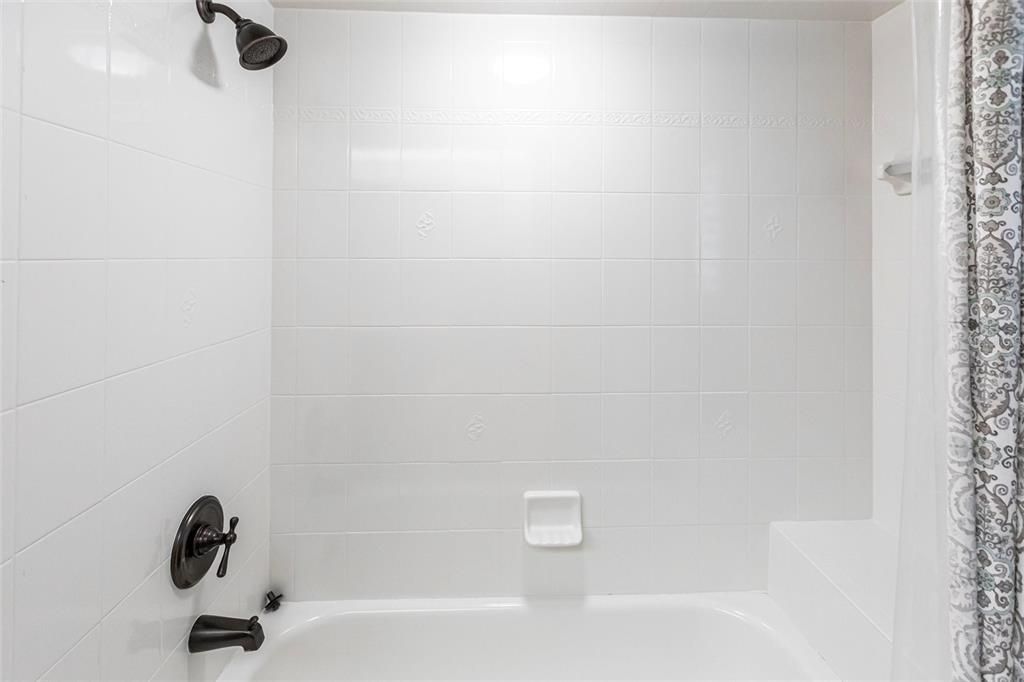 For Rent: $6,000 (3 beds, 2 baths, 2752 Square Feet)