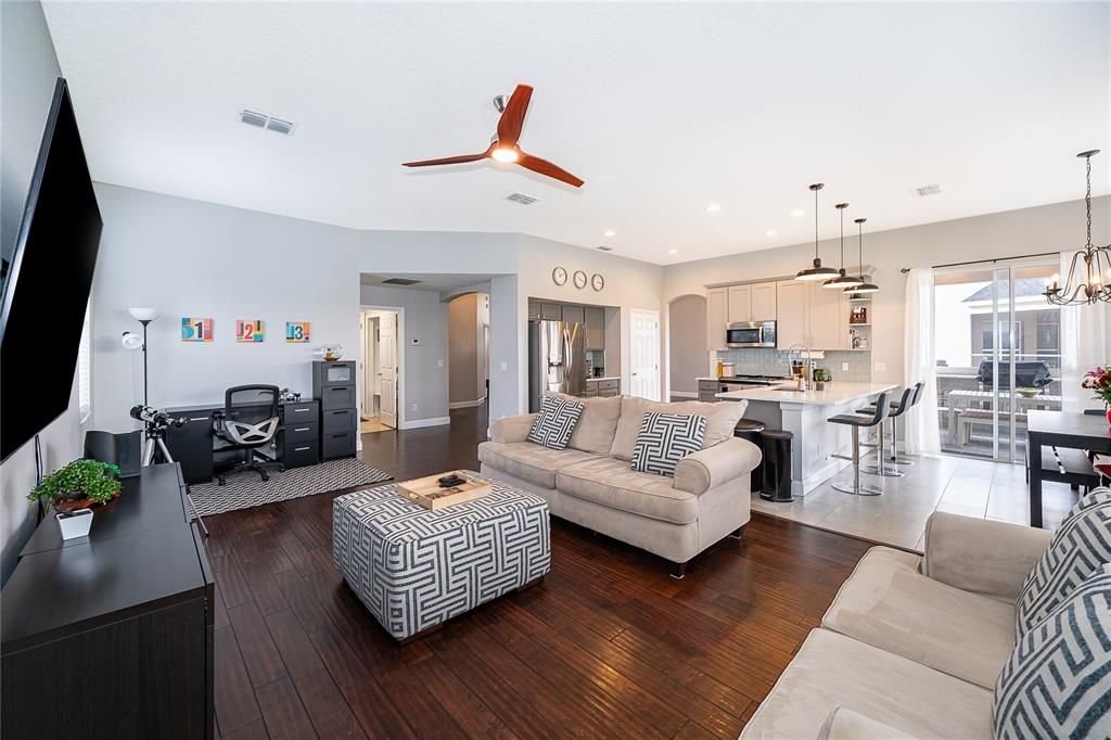 待售: $660,000 (4 贝兹, 2 浴室, 2694 平方英尺)