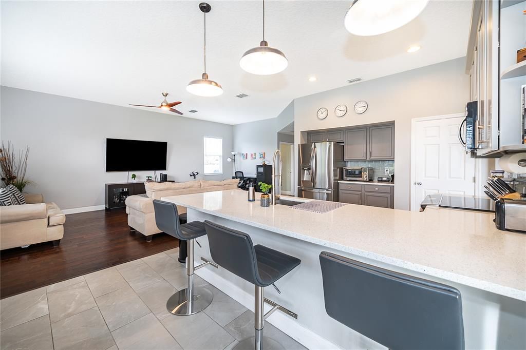 待售: $660,000 (4 贝兹, 2 浴室, 2694 平方英尺)